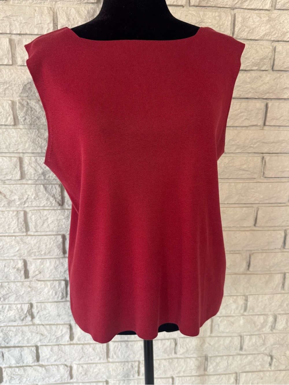 Sleeveless Knit Shell Top - Burgundy